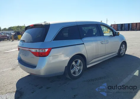 2013 Honda Odyssey Touring/Touring Elite from USA, damaged, VIN 5FNRL5H97DB035138